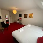 De Slaapfabriek En Trainingslocatie 4* 特赫